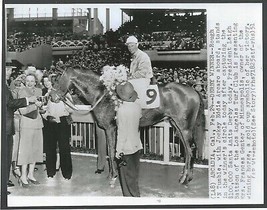 1951 - ROUGH &#39;N TUMBLE after winning the Santa Anita Derby - 10&quot; x 8&quot; - $20.00