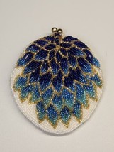 Vintage Korean Glass Seed Bead Blue White Flower Coin Change Purse Kiss Lock 4&quot; - £18.20 GBP