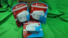 Lot of 3 New Sealed FIRST ALERT C0600A Plug-In Carbon Monoxide Detector - $37.48
