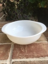 PYREX SOLID WHITE CASSEROLE DISH 7 3/4&quot; INSIDE NICE - $13.75