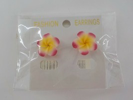Small Kanoa Flower Post Earrings Hawaiian Flower Beach Tween Fashion Jewelry Nip - $9.99