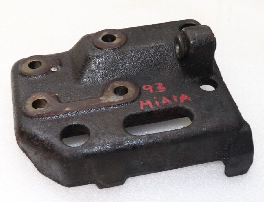 90-93 MAZDA MIATA A/C COMPRESSOR MOUNTING BRACKET WITH BOLTS (GS) - $9.41