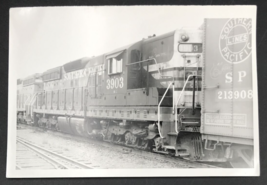 Vintage Southern Pacific SP 3903 DRS SD9 Locomotive Train Railroad B&amp;W Photo - £9.74 GBP