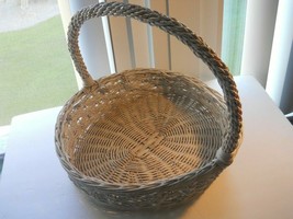 Wicker Ratton White Basket w/Handle Natural Handwoven Used - £19.10 GBP