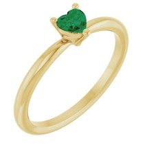 14K Yellow Gold Lab-Grown Emerald Heart Solitaire Ring - £326.09 GBP