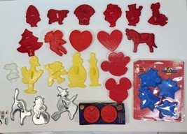 Lot 27 Vintage Plastic Hallmark Valentines Mickey Humpty Sesame Cookie Cutters - £23.02 GBP