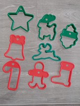 8 Cookie Cutter CHRISTMAS Shapes Vintage 4 Green 4 Red Plastic Outlines Hanger - £6.15 GBP