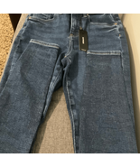 Express Skinny Distressed Jeans SZ 0. NWT. Mid Rise - $37.91 CAD
