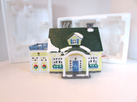 Dept 56 North Creek Cottage 1988  Lighted Building &amp; Cord Tag Snow Village - $461.44 MXN
