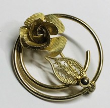 Vintage Designer Signed &quot;Sarah Coventry&quot;  Gold Tone Flower  Brooch 1 1/4&quot; Rd. - £16.07 GBP