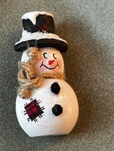 Handmade Painted Wood Snowman w Fabric Accents &amp; Twine Scarf Holiday Pin Brooch - £9.02 GBP
