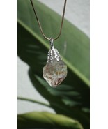 Uv reactive crystal pendant // Petroleum quartz // Terminated quartz - $61.47 CAD