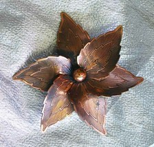 Fabulous Textured Copper Flower Brooch 1960s vintage 2 1/2&quot; - £13.43 GBP