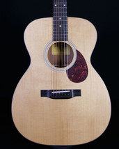 Eastman E1OM Acoustic with Deluxe Bag, Natural - £478.81 GBP