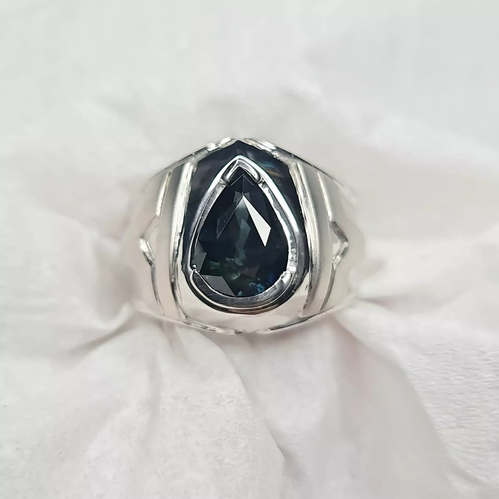 Natural 2.65 CT Tanzania Fancy Blue Sapphire Sapphire Silver Handmade Ring - $165.00