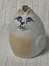 Wooden cat wooden keychain white cat retro - $479.16 MXN