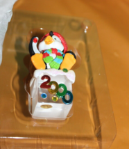 Carlton Cards Heirloom Ice Pals Dated 2000 9th Series Christmas Holiday Ornament - $19.79