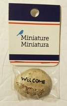 Miniature Dollhouse Fairy Welcome Garden Stone 1.5&quot; x 1&quot; w/ Roses NEW in Package - £10.35 GBP