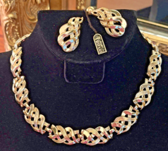 Vintage Crown Trifari Gold Tone Weave Choker Necklace &amp; Clip Earrings Set - £75.66 GBP