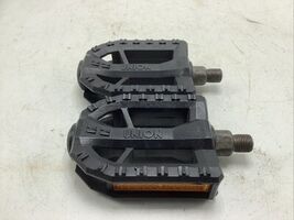 old school Black Union 1/2 inch 651 bmx freestlye bike pedals - $279.13 MXN
