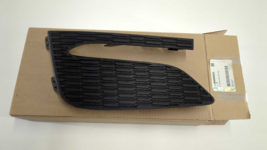 New OEM Genuine GM Lower Bumper Grille 2016-2019 Cruze LH 84095930 - £33.30 GBP