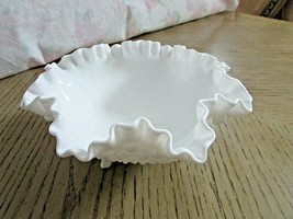 FENTON WHITE MILK GLASS RUFFLE BOWL HOBNAIL 3 LEGGED FOIL TAG 7.75&quot; - $12.82