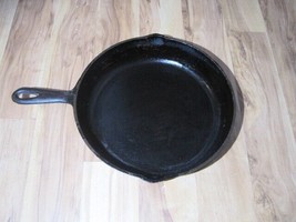 Vintage Unmarked Wagner  - 10 5/8&quot; Cast Iron Skillet Made In USA - £35.52 GBP