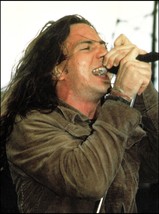 Pearl Jam Eddie Vedder live onstage 1994 Vs. Tour 8 x 11 color pinup photo print - £3.38 GBP