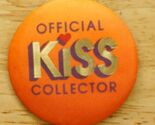 Vintage Pinback Button 1981 Hallmark Holiday Official Kiss Collector Val... - $10.88