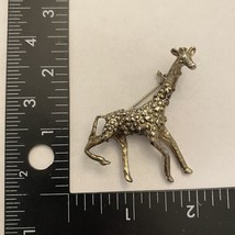 VTG Giraffe Brooch Pin Unsigned - $10.80