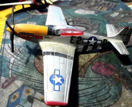 Mustang MAISTO 1:72 Scale Die Cast P-51D Mustang &quot;DETROIT MISS&quot; WW II Plane - $13.98