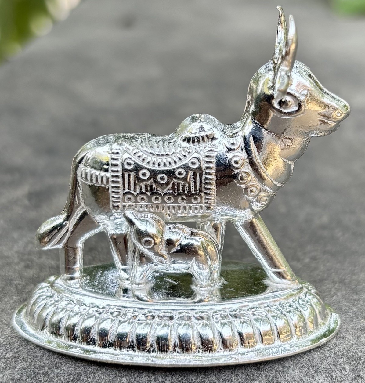 999 Silver Hindu Religious Statue Sacred Kamdhenu Cow Feeding Calf 16.9 - $68.59