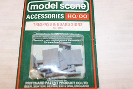 HO/OO Scale Pritchard Model Scene, Package of 6 Trespass &amp; Board Signs, #5093 - £15.62 GBP