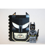 Batman With Book Style Case Custom Minifigures - $16.18