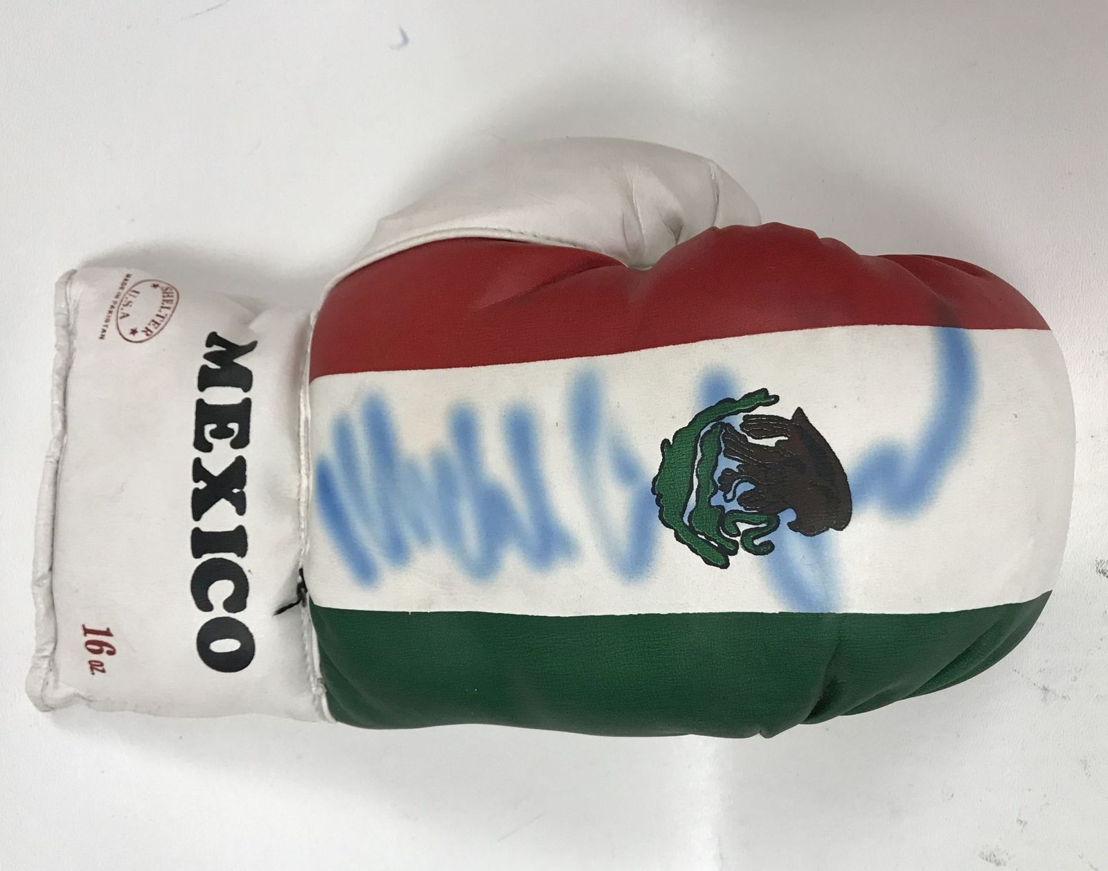 Jon Voight signed autographed boxing glove The Champ Mickey Donovan Proof Beckett. STAR Jon Voight signed autographed boxing glove The Champ Mickey Donovan Proof Beckett. STAR