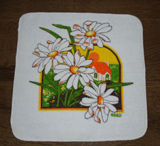 Vintage Cannon For B&amp;D Towel 12&quot; x 12&quot; Daisies Cottage Wash Cloth 1970s Sunshine - $9.90