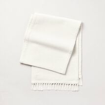 Hearth & Hand Pebble Textured Woven Table Runner Cream 14x72 - $246.66 Hearth & Hand Pebble Textured Woven Table Runner Cream 14x72 - $246.66 MXN