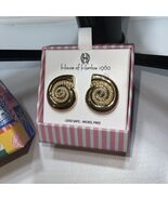 House Of Harlow 1960 Goldtone Pearl Snail Shell Earrings NEW IN BOX - $1,246.80 MXN
