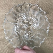 Whimsical Flower And Leaves Crystal Glass Console Bowl Scalloped Edge - $17.82