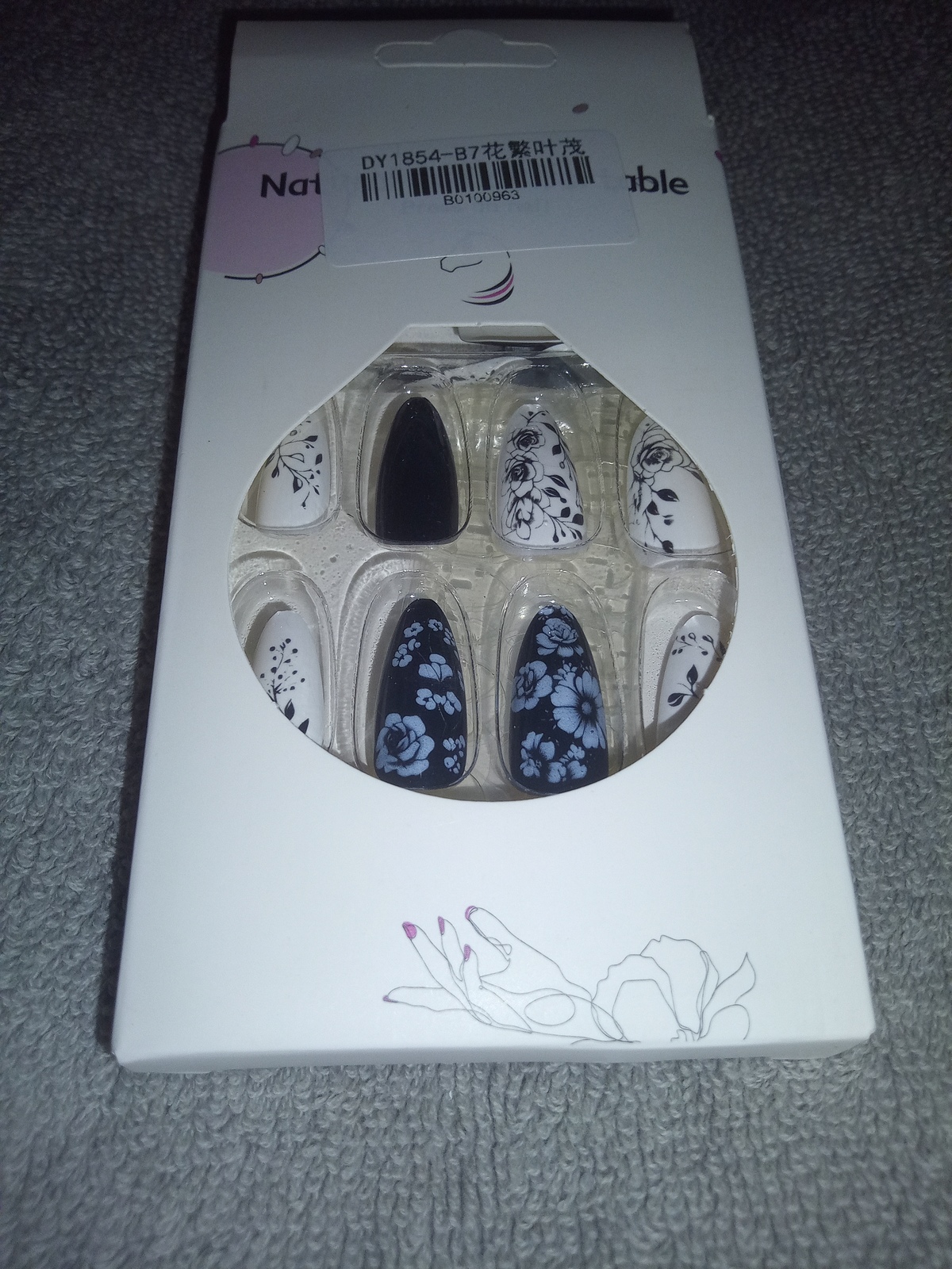 24 pcs Nails DO it Yourself - Press on Nails - Brand New - $10.00