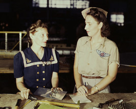 Pearl Harbor widows work in war industry at NAS Corpus Christi WWII Photo Print - £7.15 GBP+