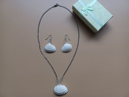 Natural Sea shells Jewelry Set Necklace With Earrings - £3.88 GBP