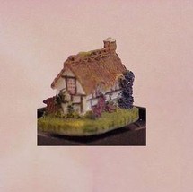 DOLLHOUSE Greenway Cottage jc20 Dale Jeannetta Kendall Figurine Miniature - £13.94 GBP