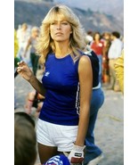 Farrah Fawcett wears blue sleeveless top &amp; white shorts 4x6 inch photo - £3.72 GBP