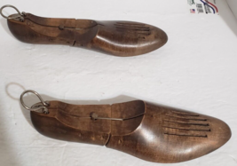 Vintage Collectible Pair N. Hess Sons&#39; Wooden Shoe Lasts Stretchers Balt... - £38.31 GBP