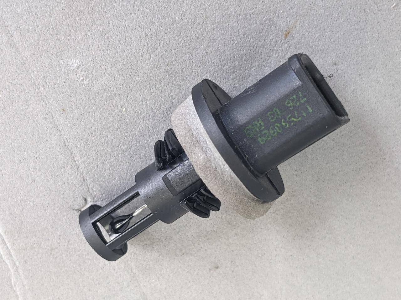 OEM 13-19 Cadillac ATS Air Duct Temperature In Car Cabin Ambient Temp Se... - $9.89