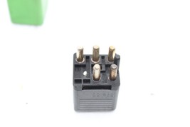 86-93 MERCEDES-BENZ W124 300E Control Relay Fuses X5 F4021 image 4