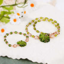Handmade Czech Crystal Beads Bracelet - Green Tulip Flowers - £71.10 GBP