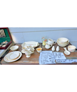 Vintage Pfaltzgraff Vintage Tea Rose Dinnerware &amp; Silverware Set 100 + P... - $9,113.82 MXN