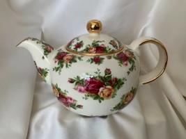 1998 Royal Albert Old Country Roses Fine China Teapot New in Box  - £70.32 GBP
